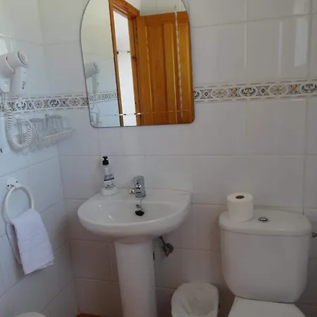 La Paloma Ii בית הארחה