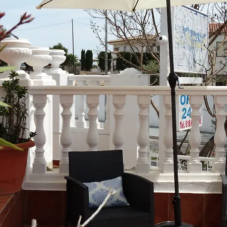 La Paloma Ii בית הארחה