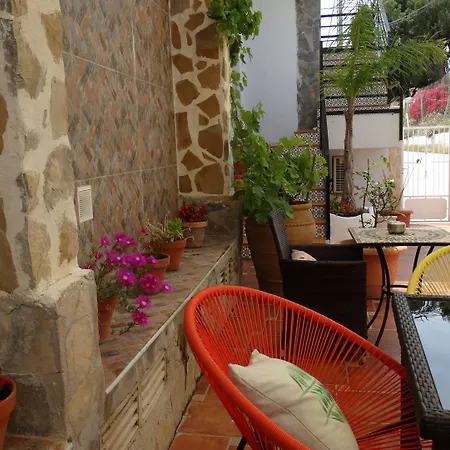 La Paloma Ii בית הארחה