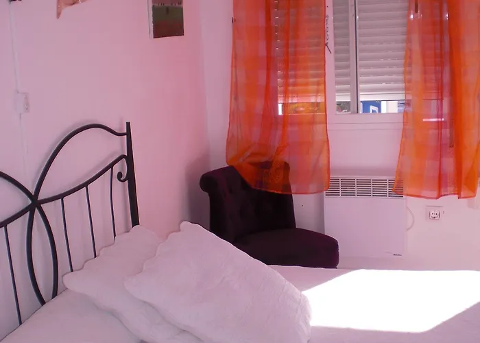 Residencial La Paloma Ii Pensión 3*